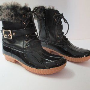 Womans Black Duck Rain Winter Boot with Faux Fur - Size 7 Medium